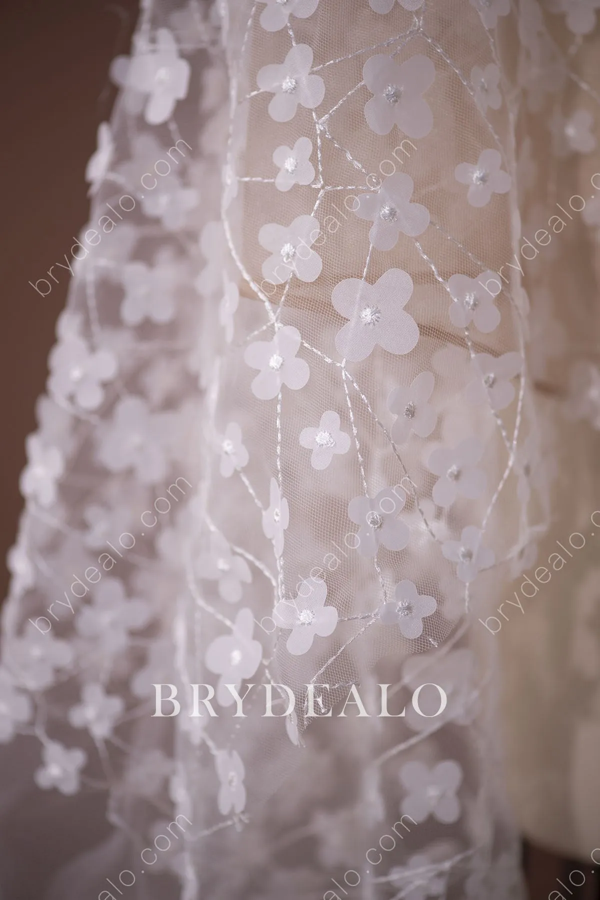 Dainty Flower Bridal Lace Fabric for Wholesale