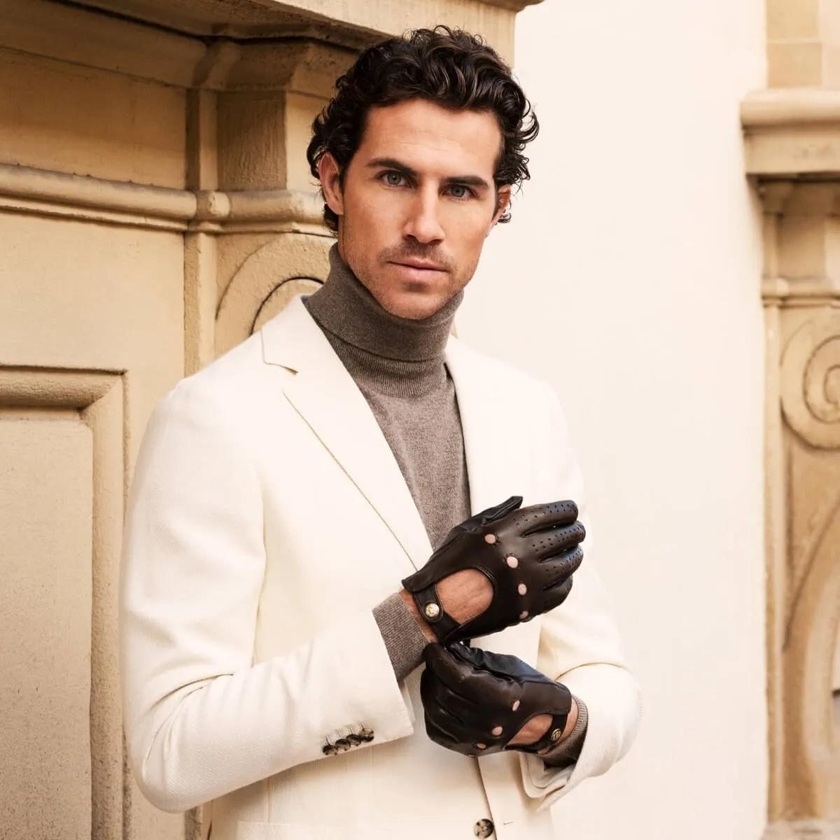 Umberto (brown) - Italian lambskin leather driving gloves & touchscreen feature