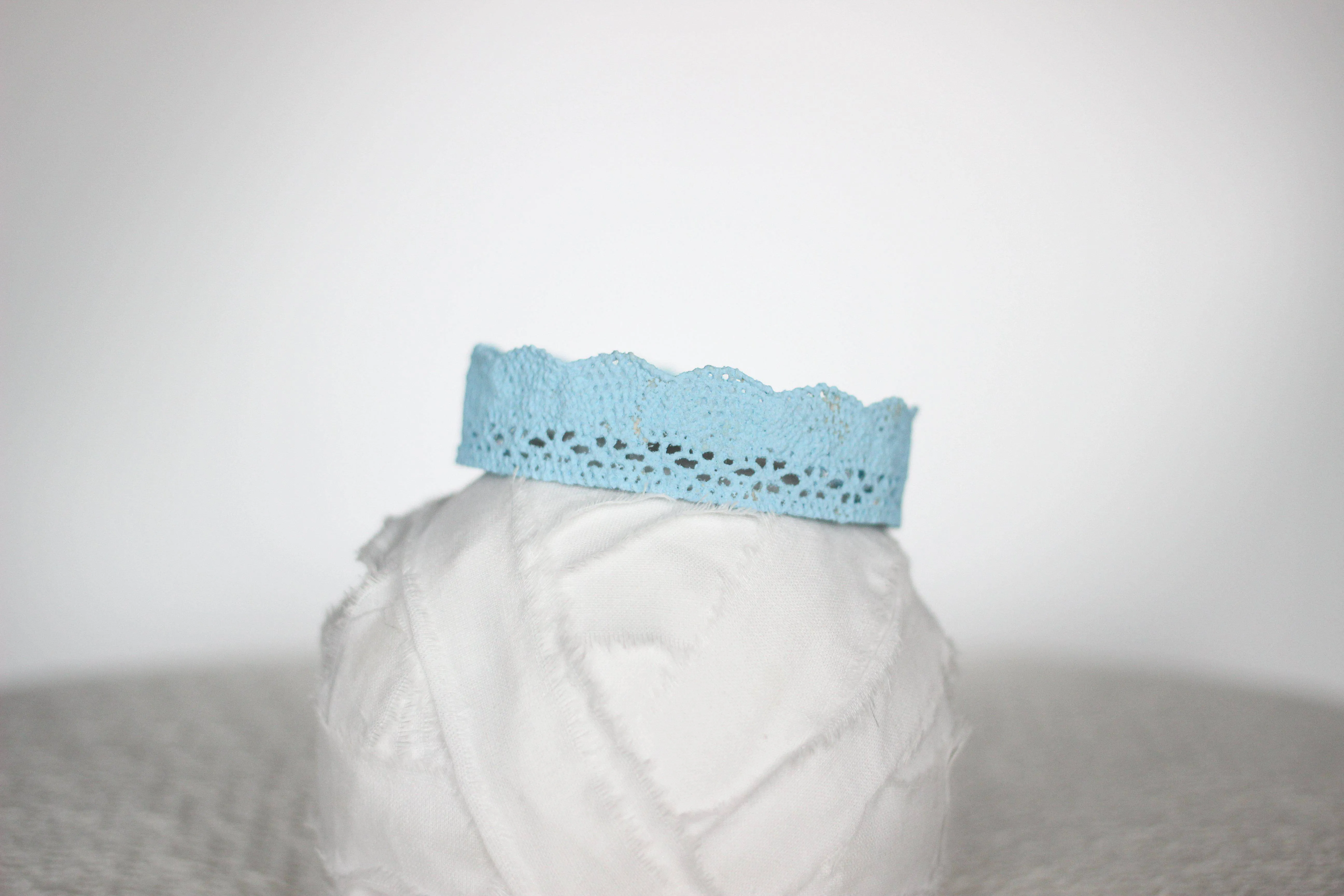 William Newborn Lace Baby Crown